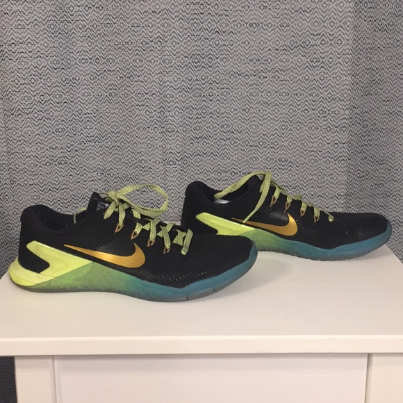 Women’s Nike Metcon 4 - Picture 3 of 8